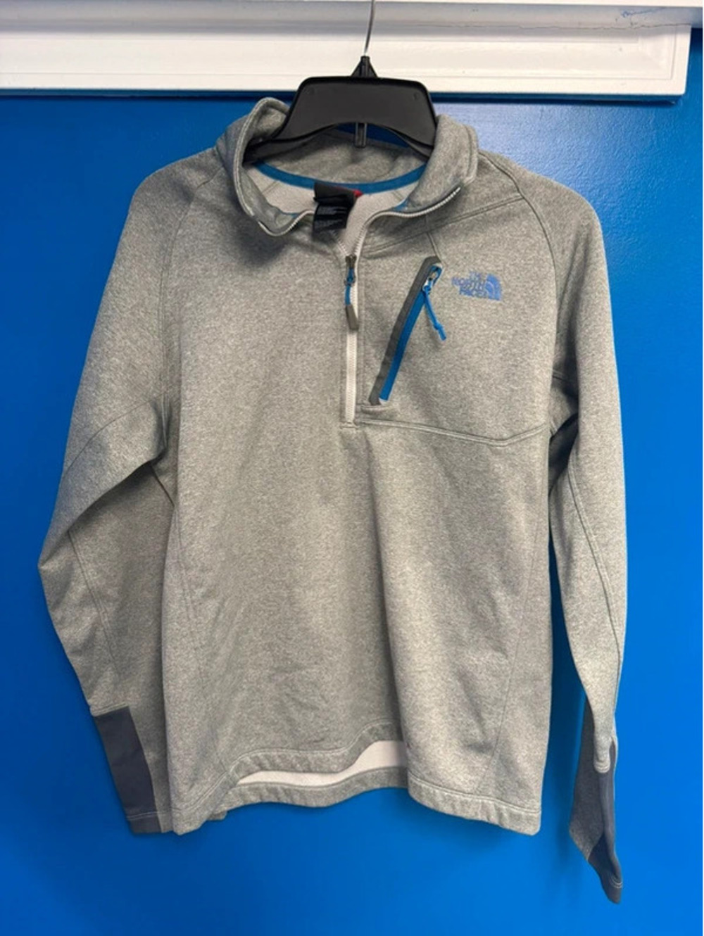 The North Face Mens Quarter Zip Fleece Pullover Medium Gray Blue Pocket